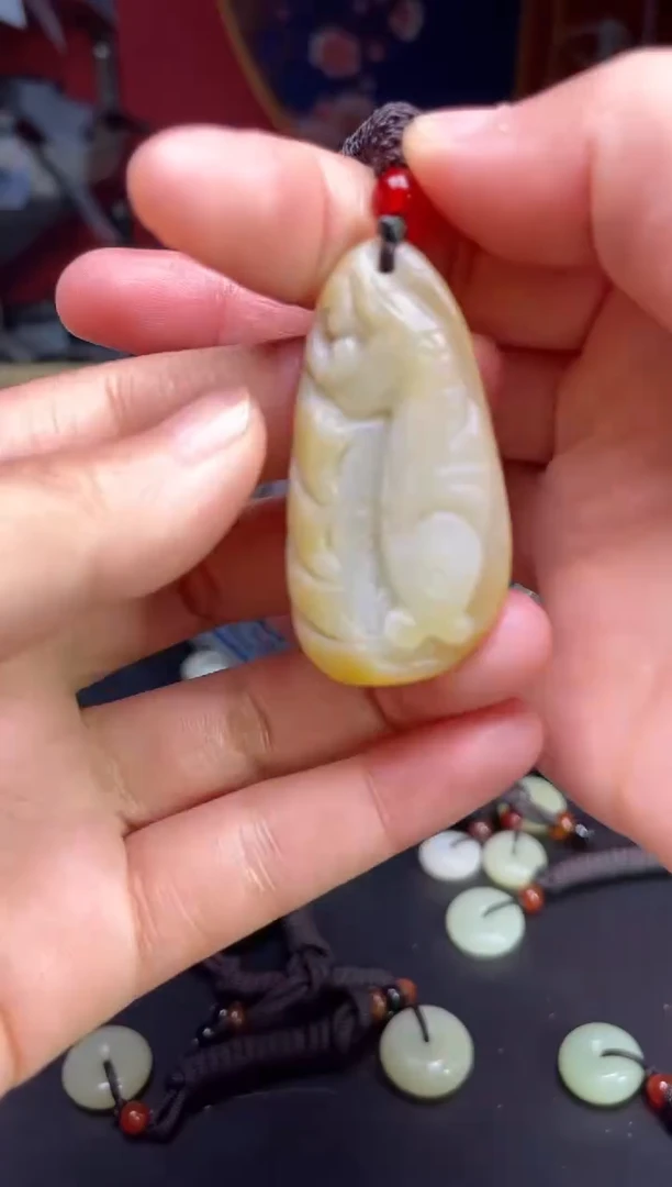 颈饰未镶嵌和田玉1