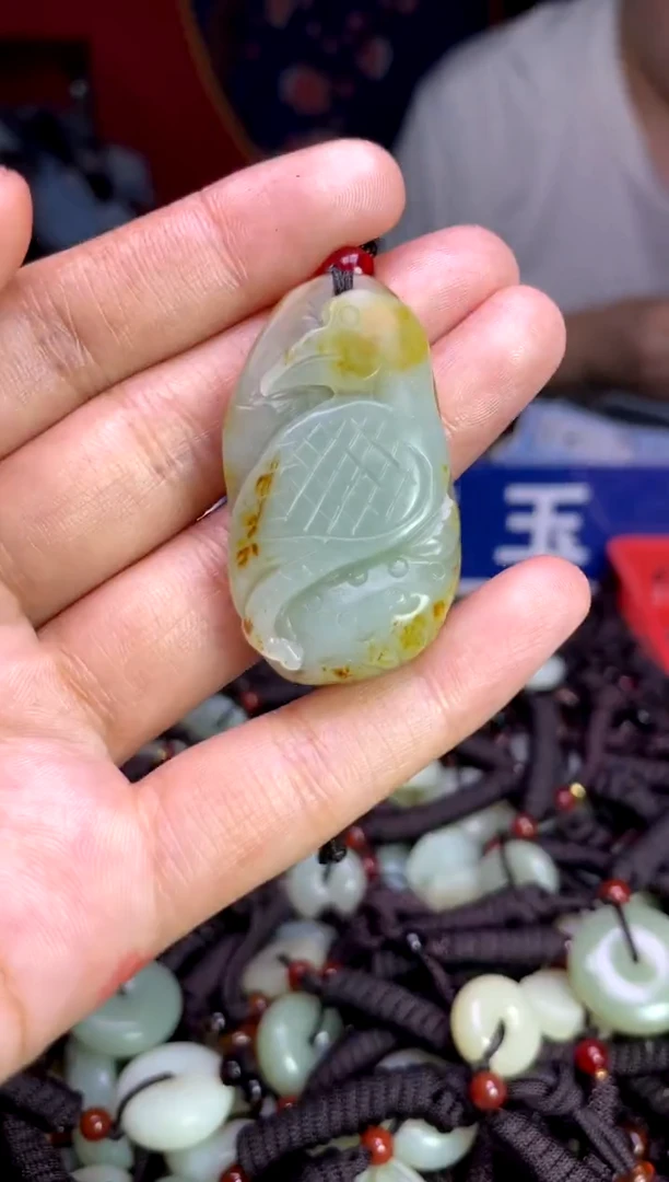 未镶嵌和田玉挂件1