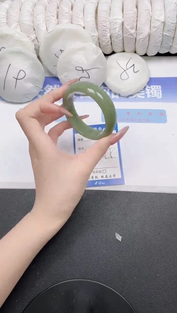 未镶嵌手镯石英质玉68-55