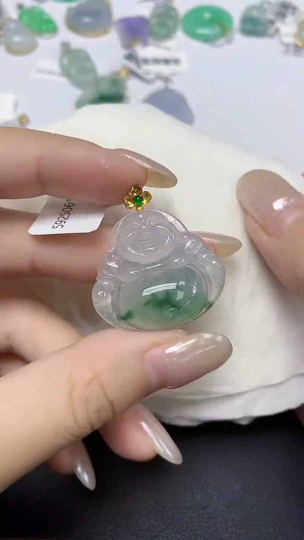 翡翠18K金镶嵌颈饰天然缅甸翡翠A货