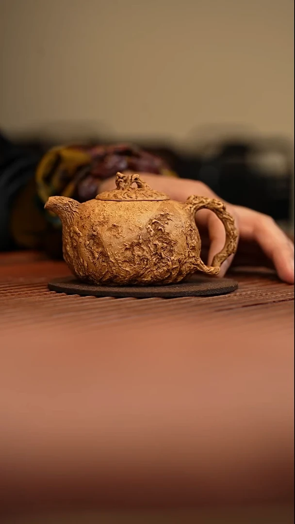 余法龙树瘿供春段泥