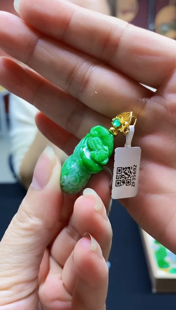 颈饰未镶嵌翡翠翡翠吊坠-29