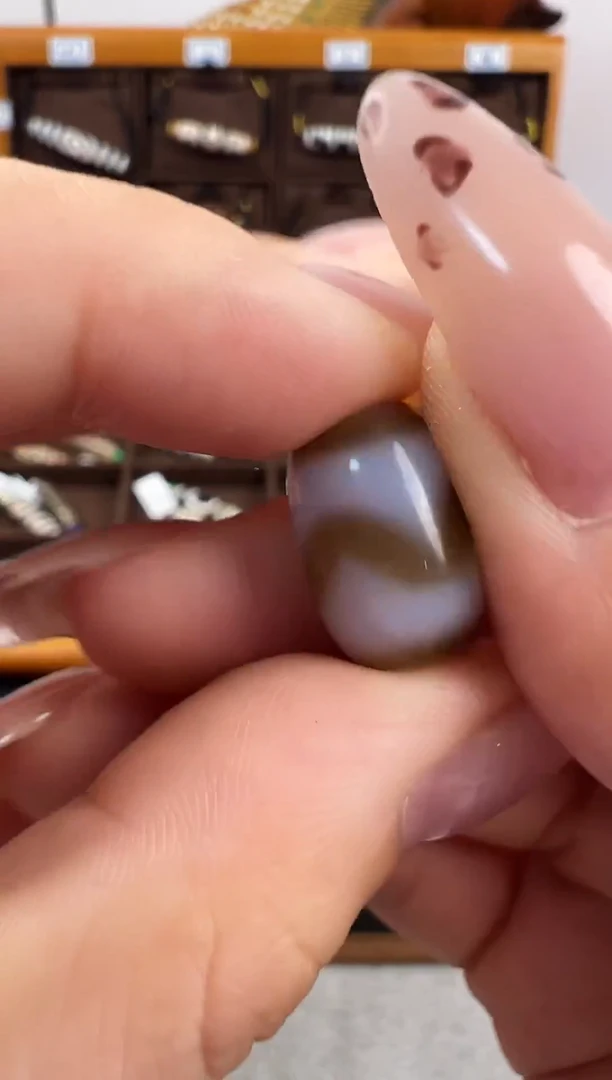 玛瑙/玉髓（覆膜）颈饰未镶嵌20微瑕随机发货