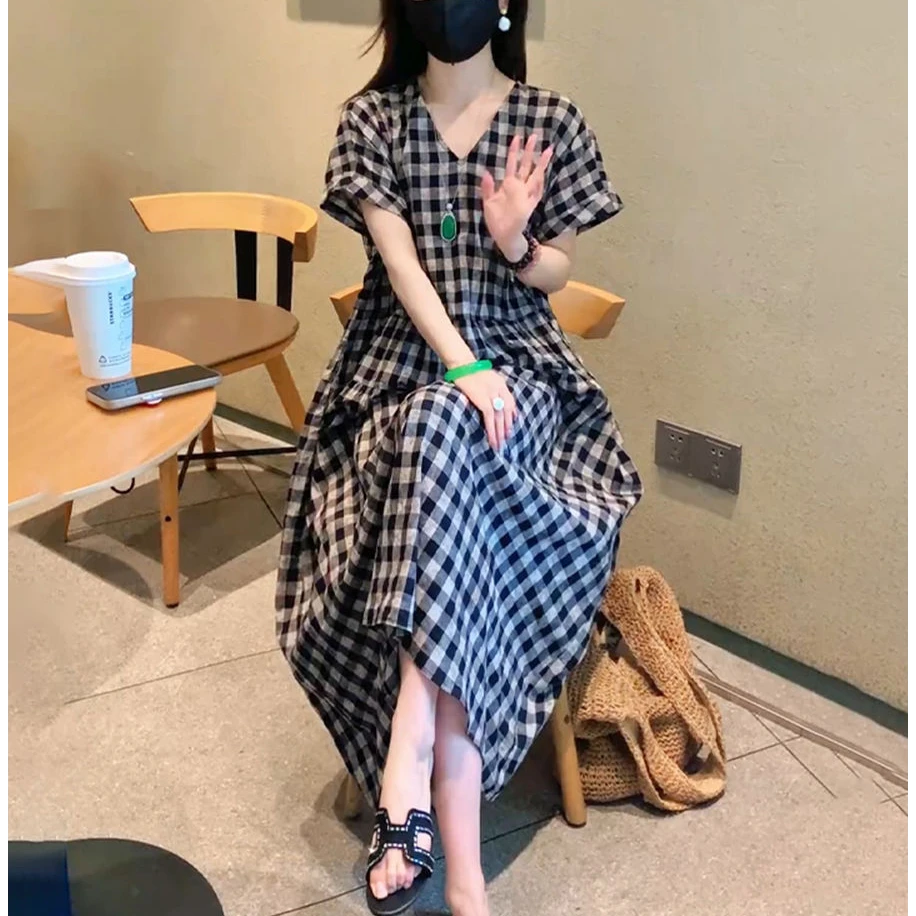 韩版气质V领格子连衣裙女2025夏季新款大码新疆旅游必备裙子
