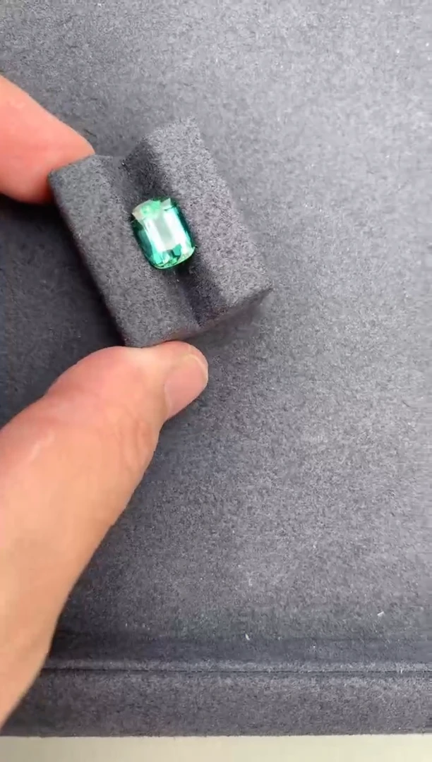 【闪购商品】碧玺裸石未镶嵌3.1ct拉贡