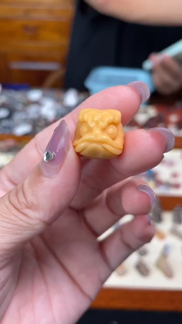 玛瑙/玉髓颈饰未镶嵌64醒狮