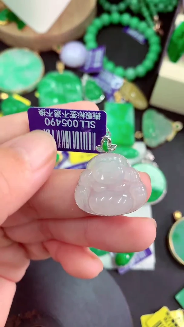 颈饰18K金镶嵌翡翠挂件