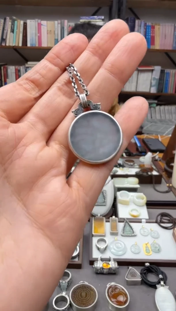 颈饰未镶嵌翡翠双龙吊坠