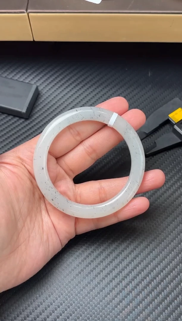 未镶嵌手镯和田玉和田黑山微色差56m