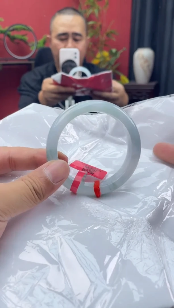 未镶嵌手镯翡翠18