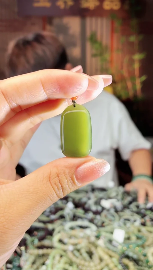 和田玉未镶嵌颈饰拍一发一