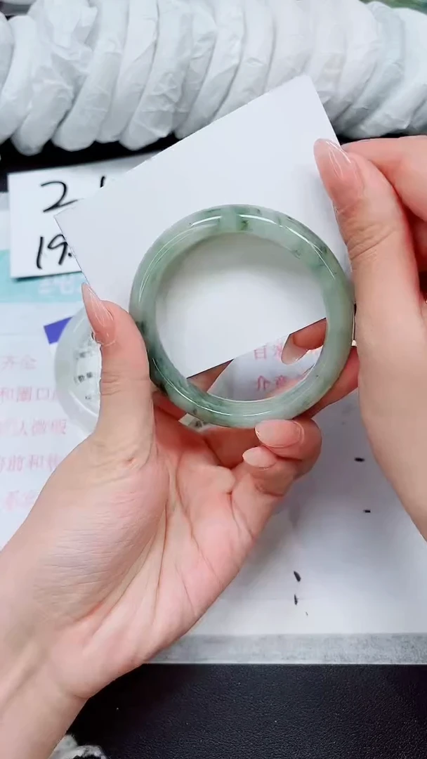 【闪购商品】石英质玉手镯未镶嵌A196-56/57