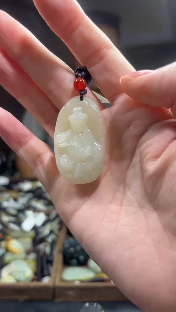 和田玉未镶嵌颈饰`