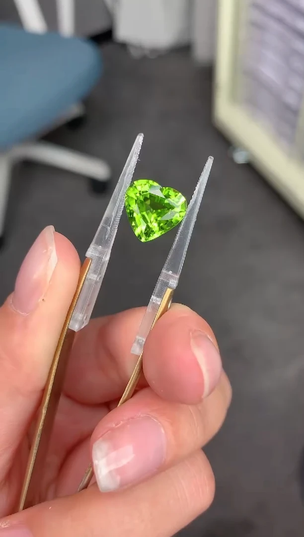 【闪购商品】橄榄石裸石未镶嵌5ct橄榄石