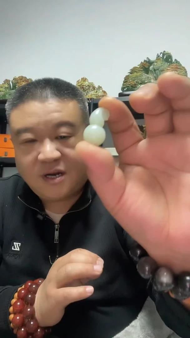 吊坠(赠链)未镶嵌和田玉葫芦吊坠