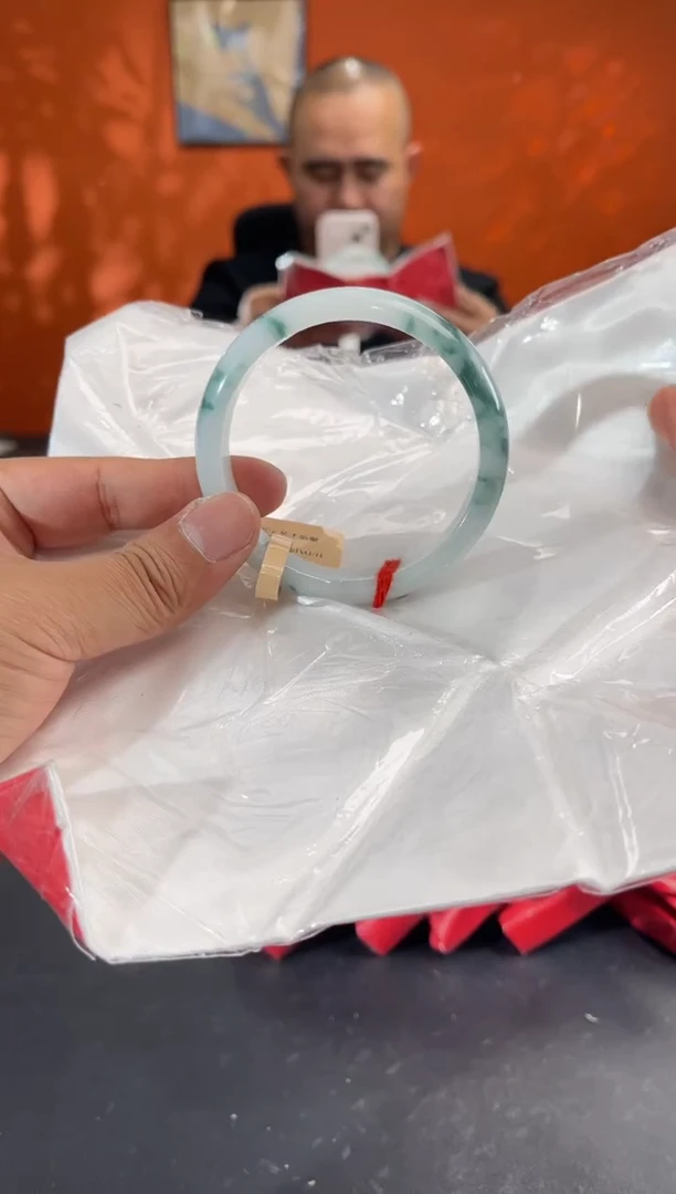 未镶嵌手镯翡翠4