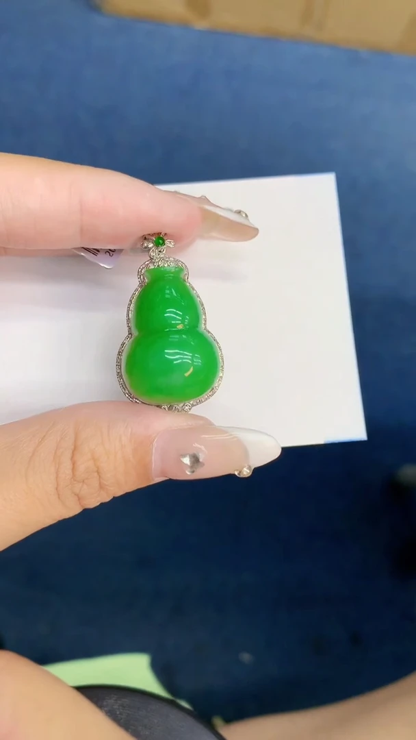 翡翠18K金镶嵌吊坠(不含链)?**?1