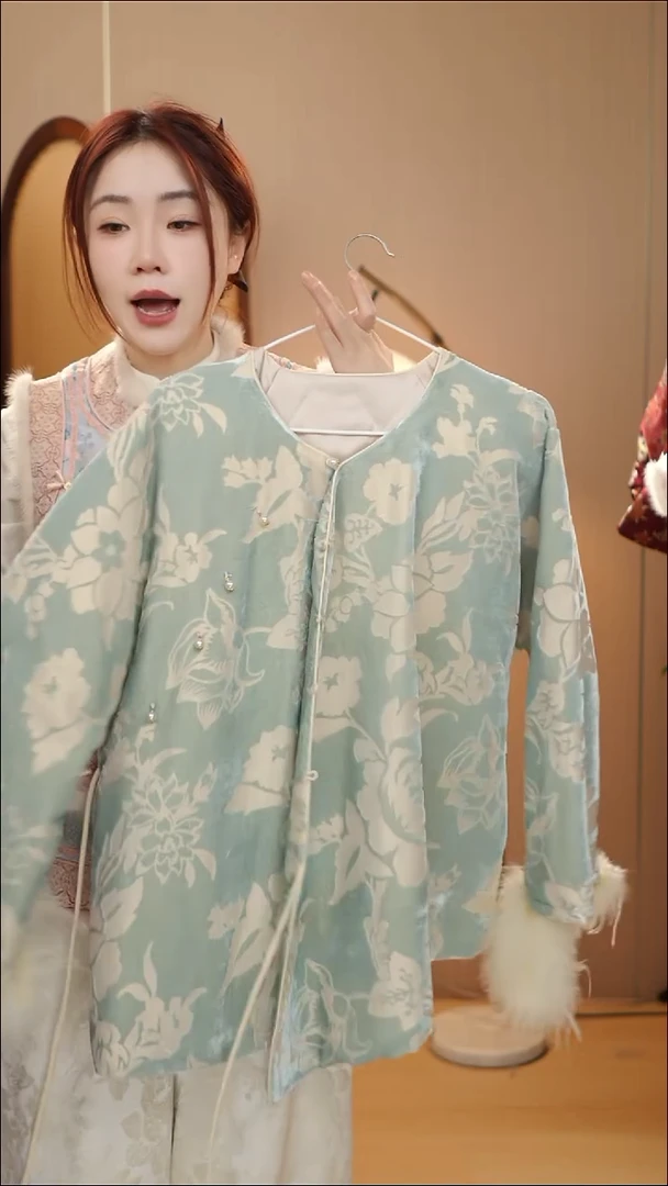 薄荷绿丝绵毛衫