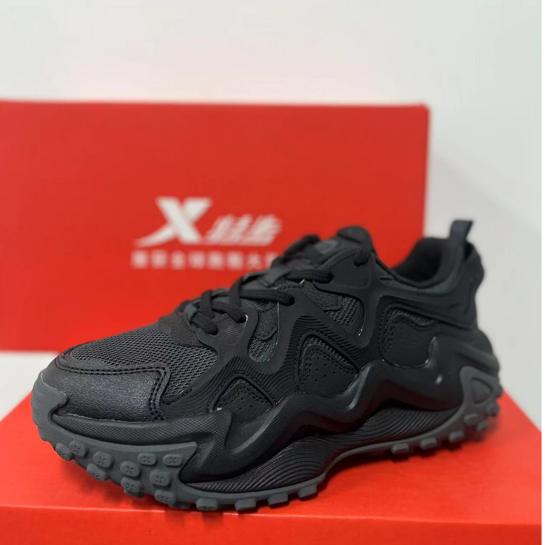 特步潮流跑鞋休闲鞋