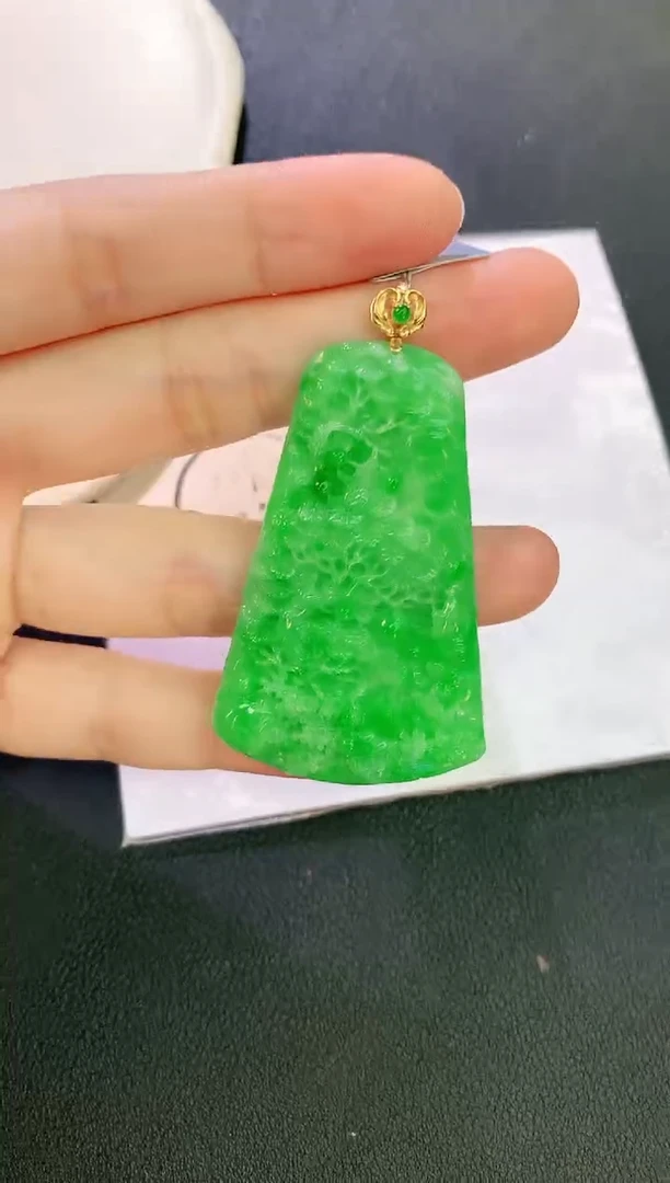 翡翠18K金镶嵌颈饰 赠礼盒证书 麦麦