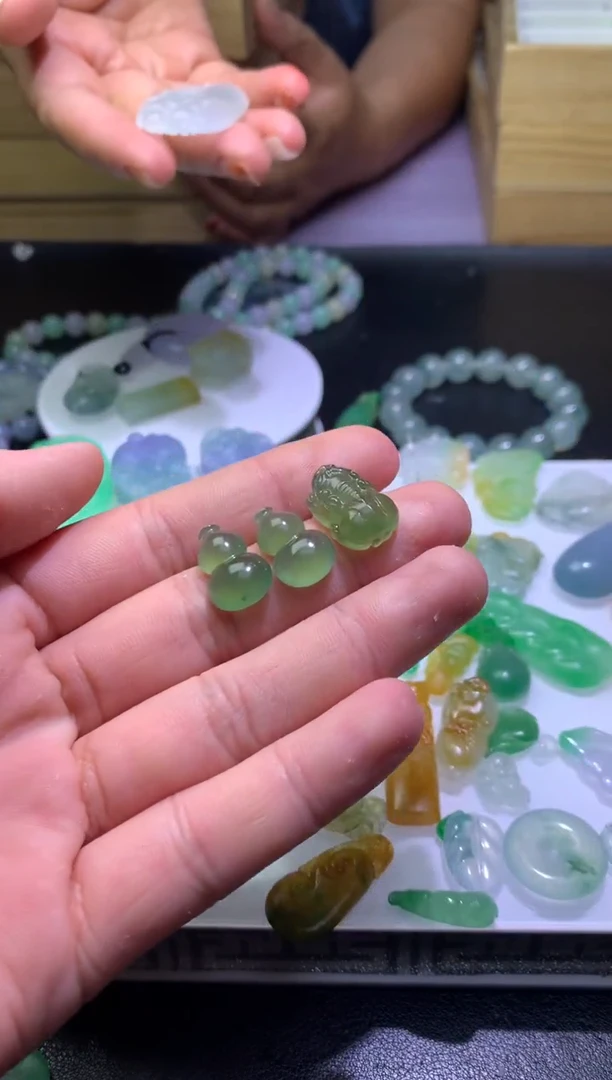 未镶嵌定制翡翠糖****.那个