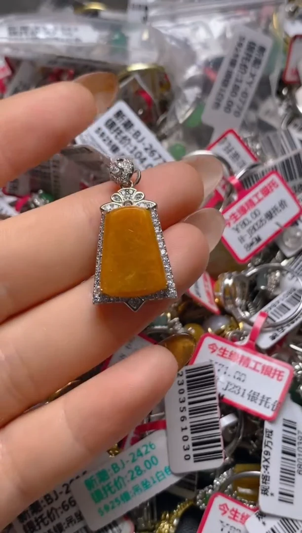 银S925镶嵌戒指翡翠百内无证书