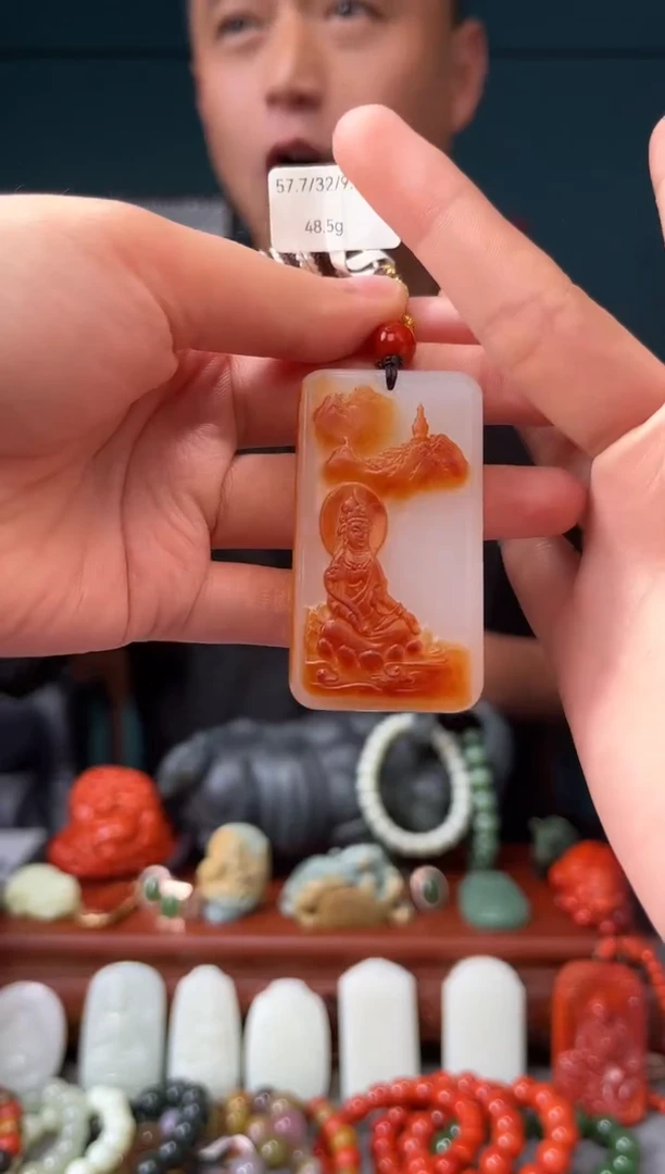 和田玉未镶嵌颈饰吊坠