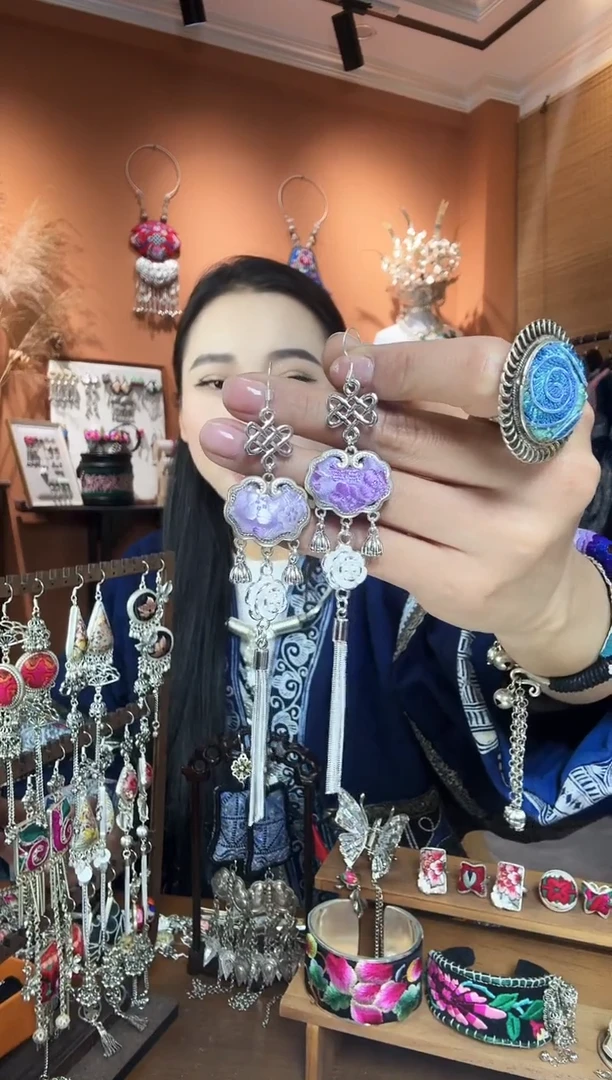 【闪购商品】刺绣纯手工民族风耳环