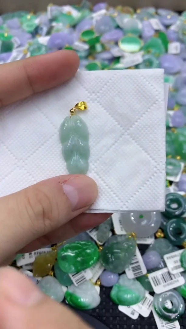 颈饰未镶嵌翡翠天然缅甸翡翠A货