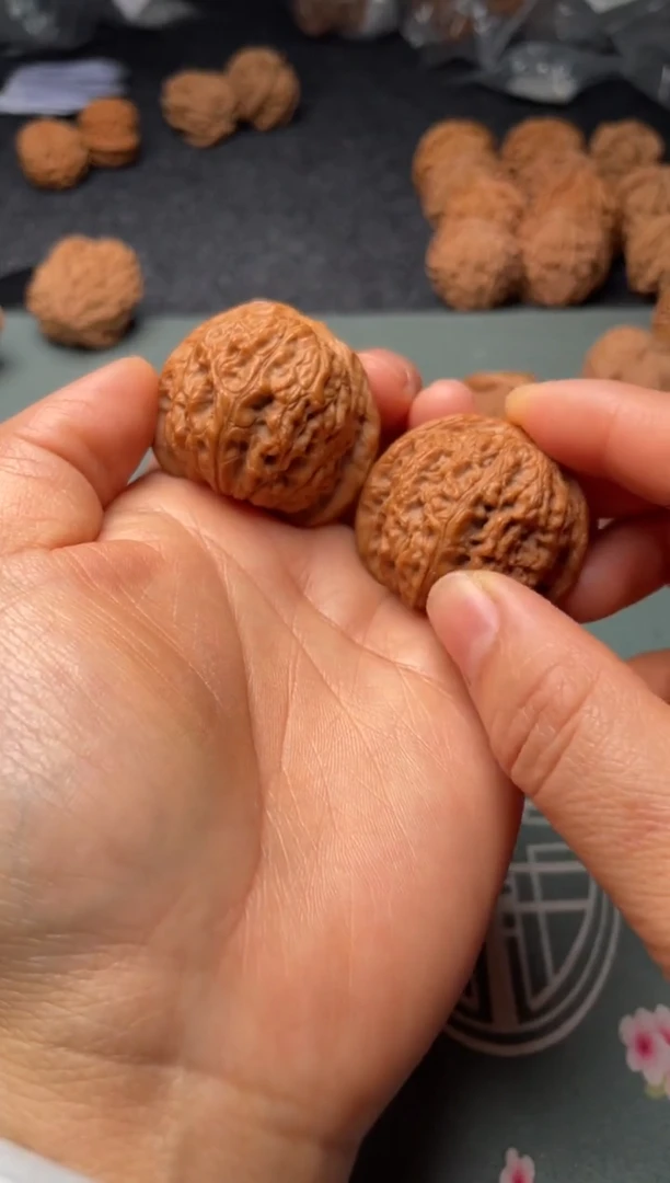 把件文玩核桃w293  血麒麟 39尺