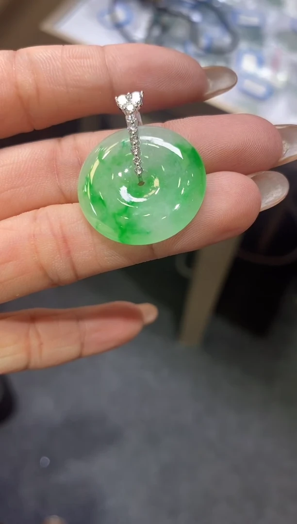 翡翠18K金镶嵌吊坠(不含链)平安扣