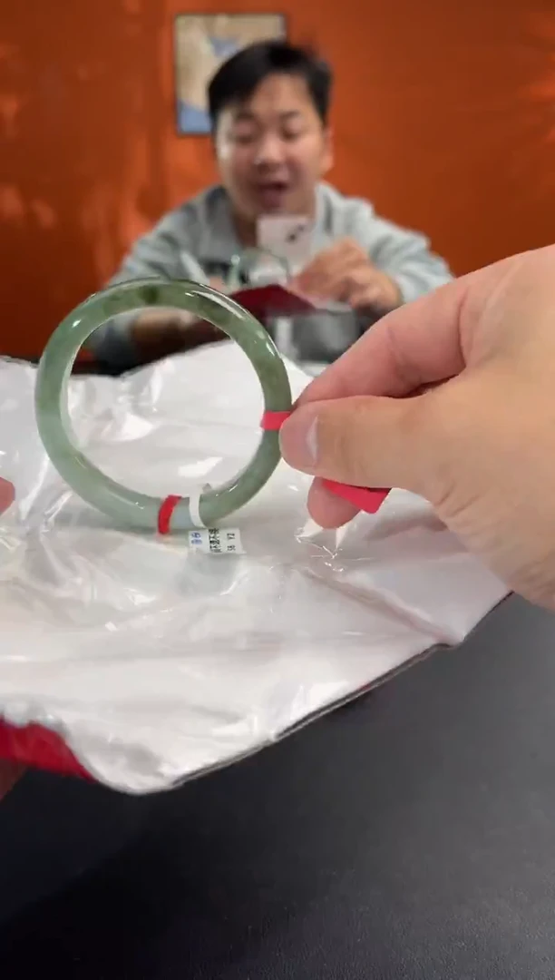 未镶嵌手镯翡翠56