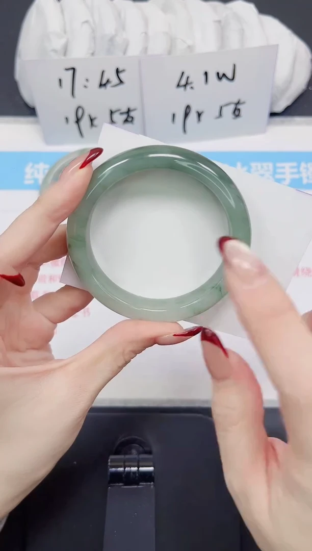 【闪购商品】石英质玉手镯未镶嵌324