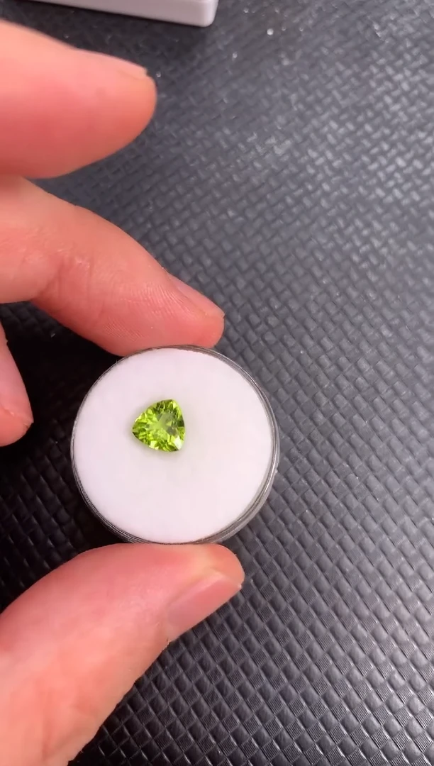 裸石未镶嵌橄榄石满满火彩