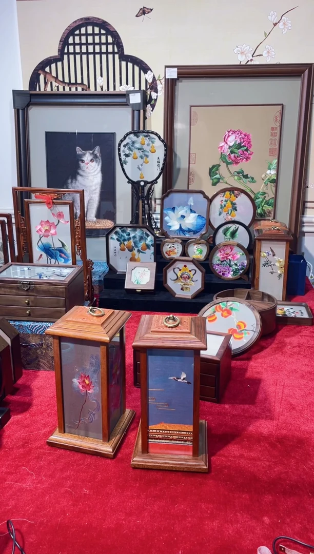 织绣纯手工苏绣宫灯