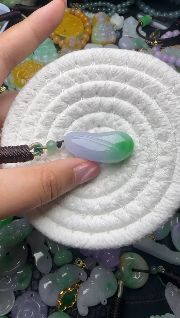颈饰未镶嵌翡翠缅甸翡翠吊坠