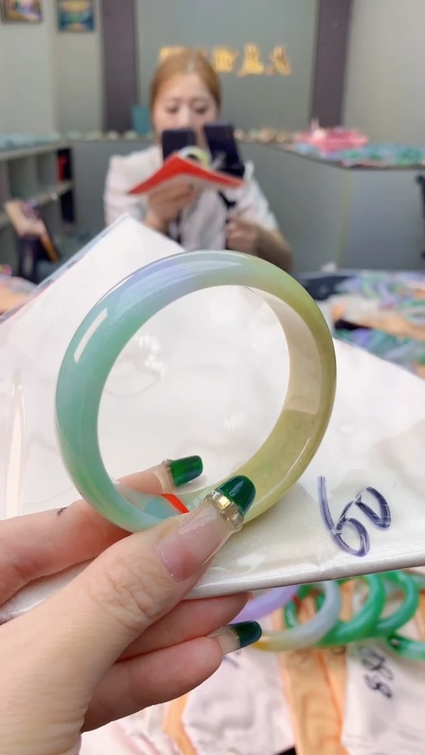 未镶嵌手镯翡翠1070515914