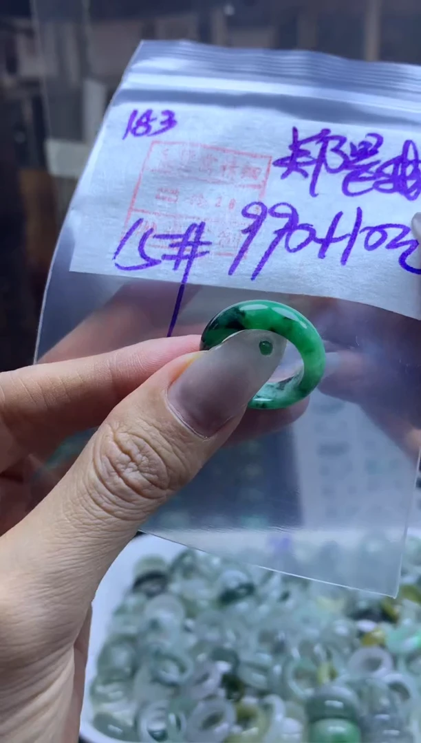 定制翡翠未镶嵌戒圈15*1000元毛货需精抛光