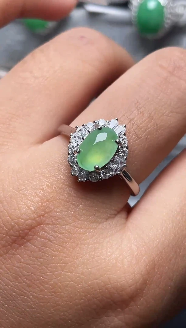 银S925镶嵌戒指翡翠百内无证书