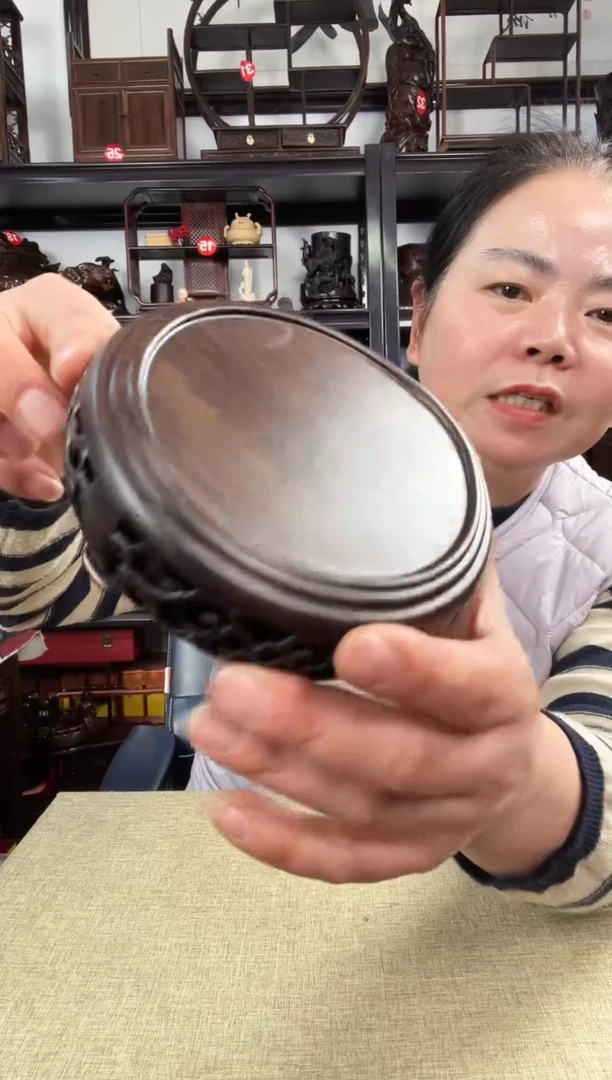 木黑新圆老李红木工艺品