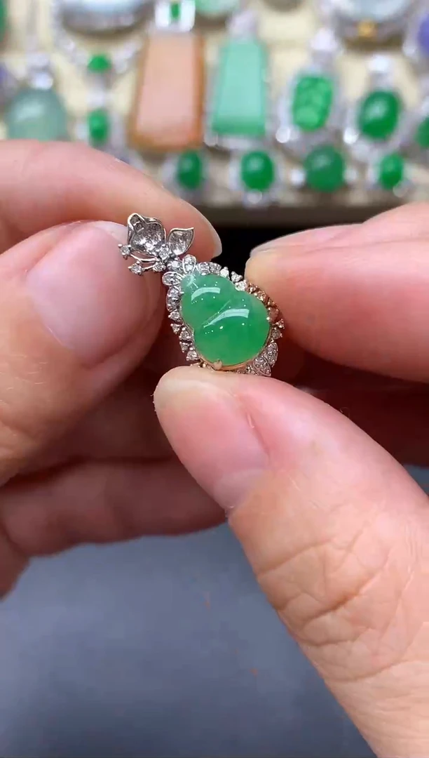 颈饰18K金镶嵌翡翠273-中国好珍宝