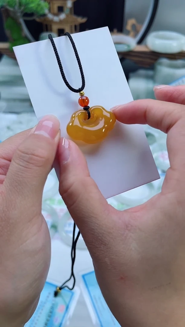 未镶嵌挂件玛瑙/玉髓祥云锁黄