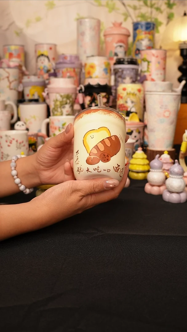 陶景德镇手绘的杯子