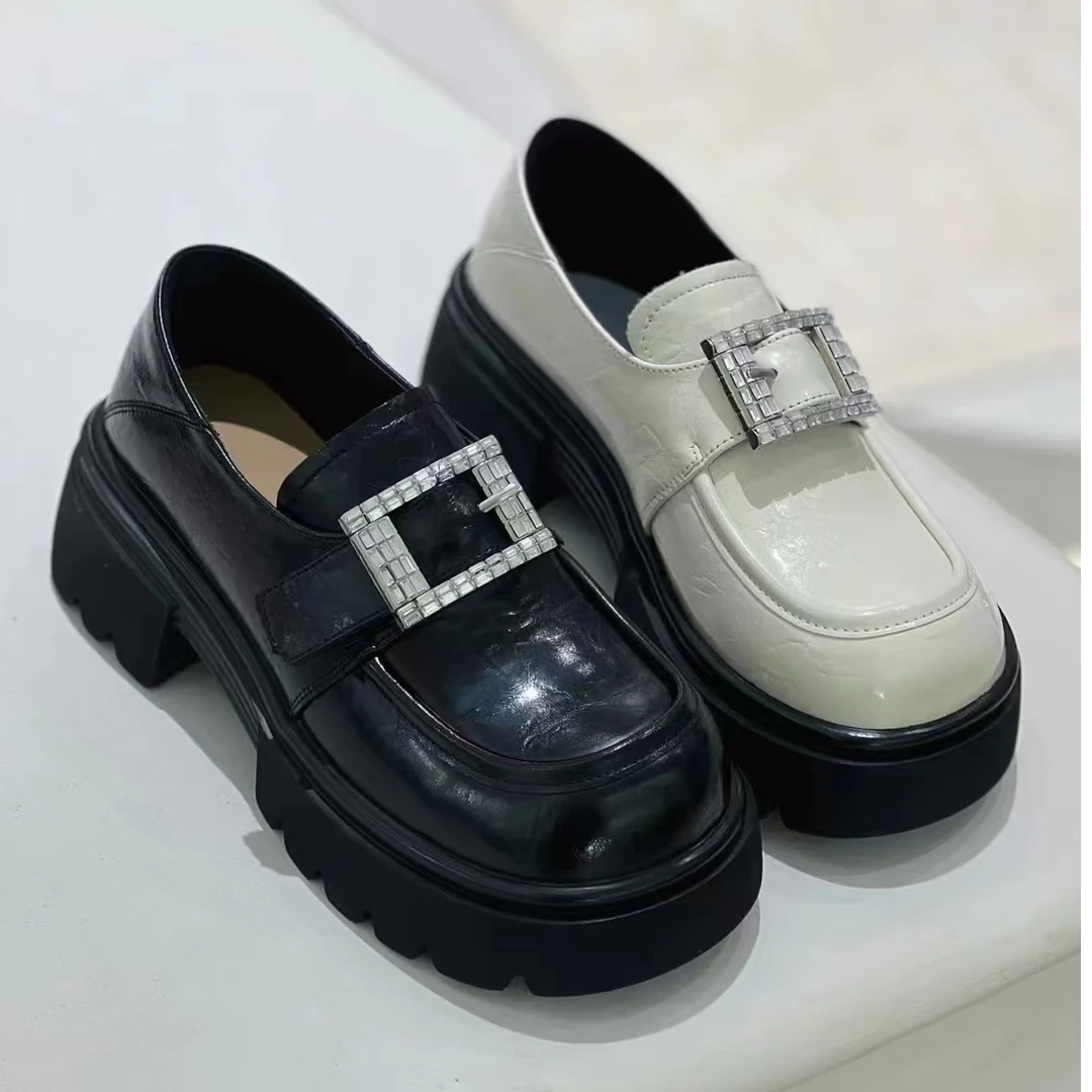 方扣水钻乐福鞋女2025厚底新款英伦风玛丽珍小皮鞋粗跟单鞋上班族