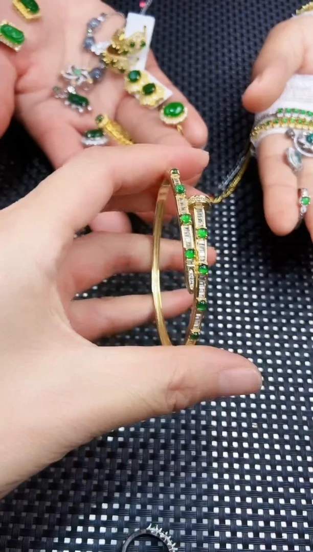 【闪购商品】翡翠手镯未镶嵌111111111