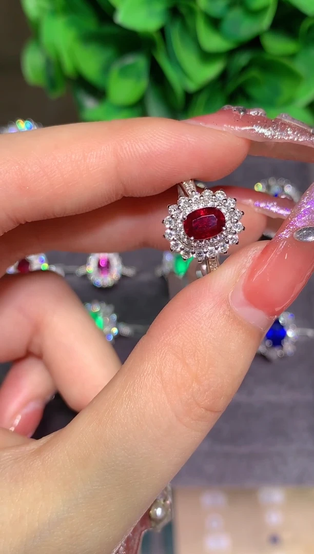 18K金镶嵌戒指红宝石1.02CT