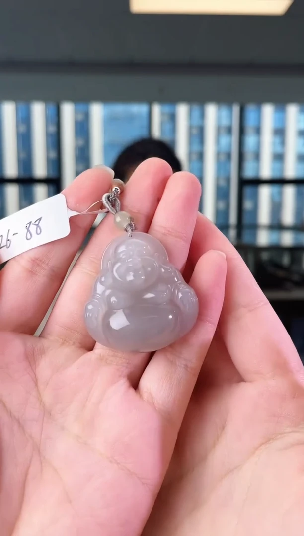和田玉未镶嵌颈饰佛公 88
