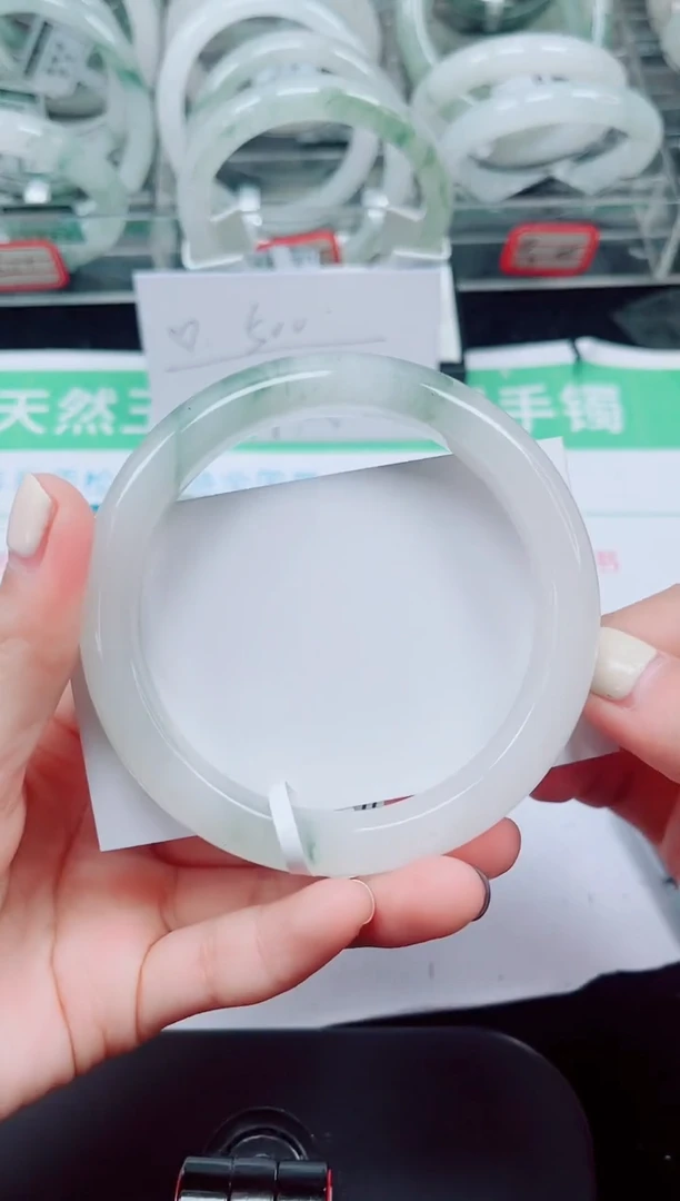 未镶嵌手镯石英质玉17-63/64