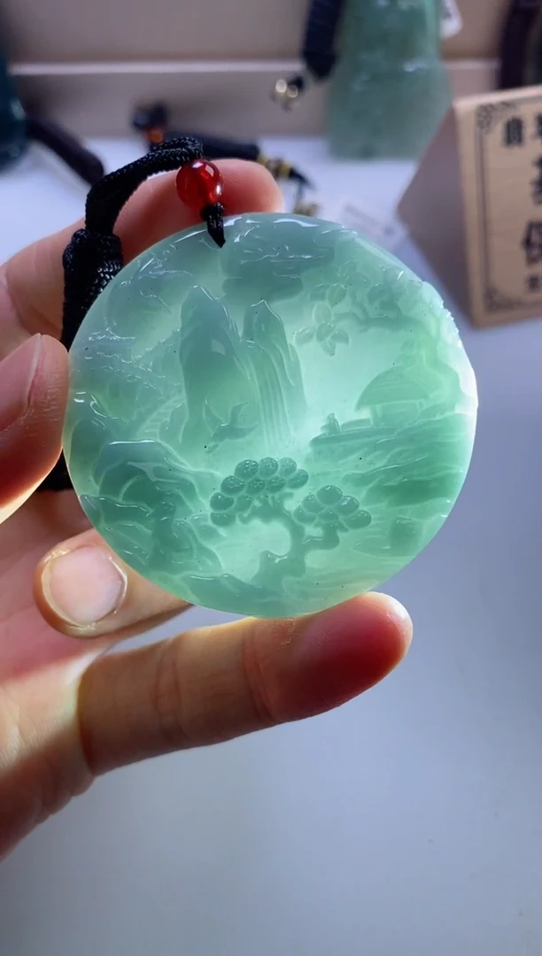 颈饰未镶嵌翡翠
