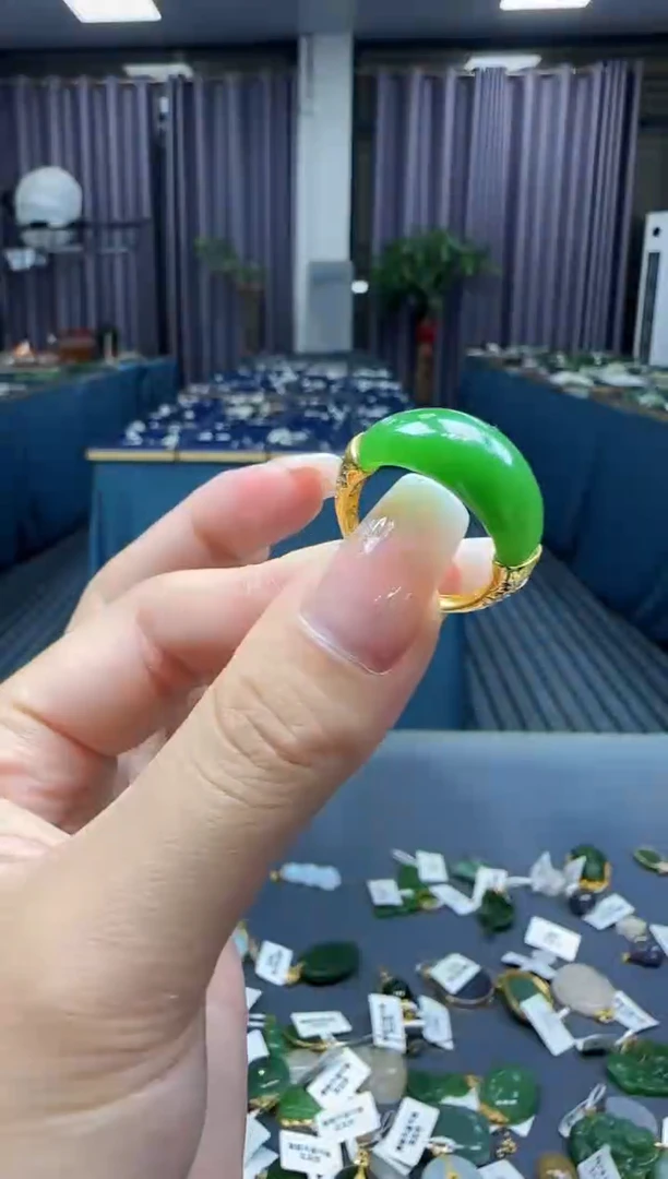 和田玉戒指18K金镶嵌1